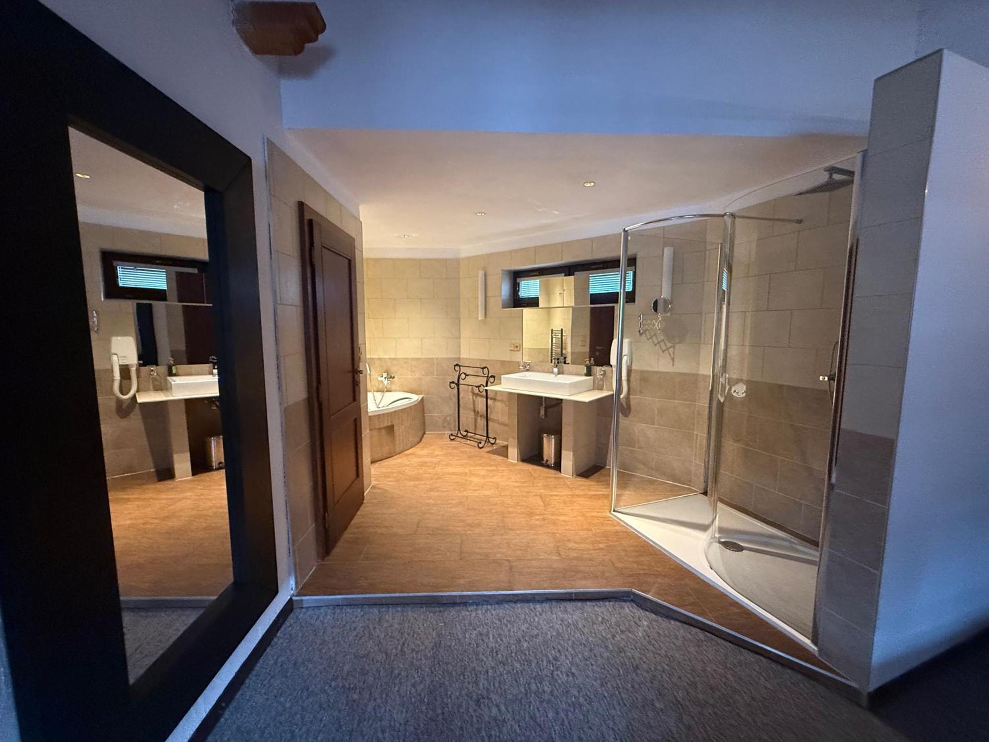 Hotel Plzensky Dvur Frýdek-Místek Exteriér fotografie