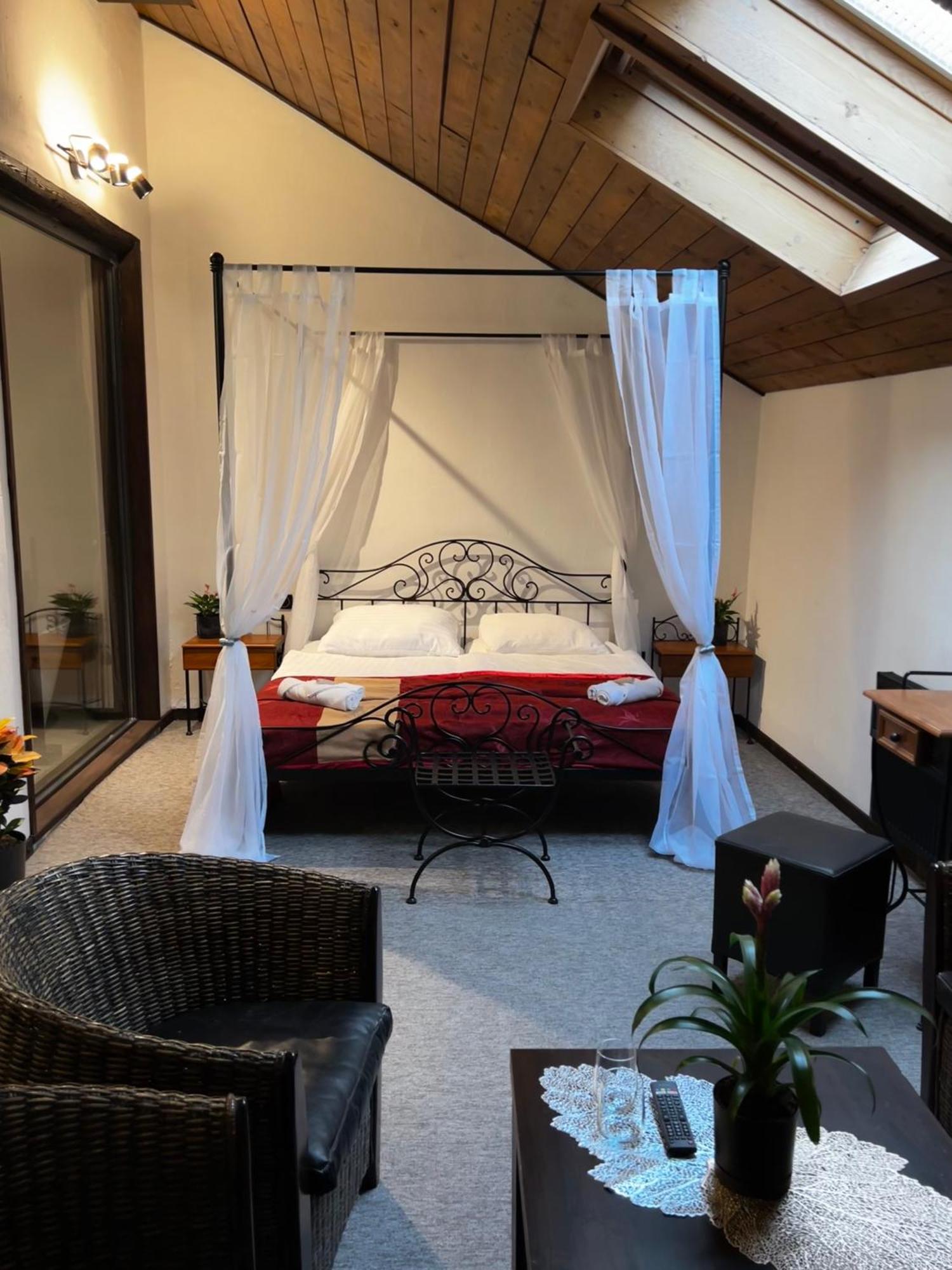 Hotel Plzensky Dvur Frýdek-Místek Exteriér fotografie