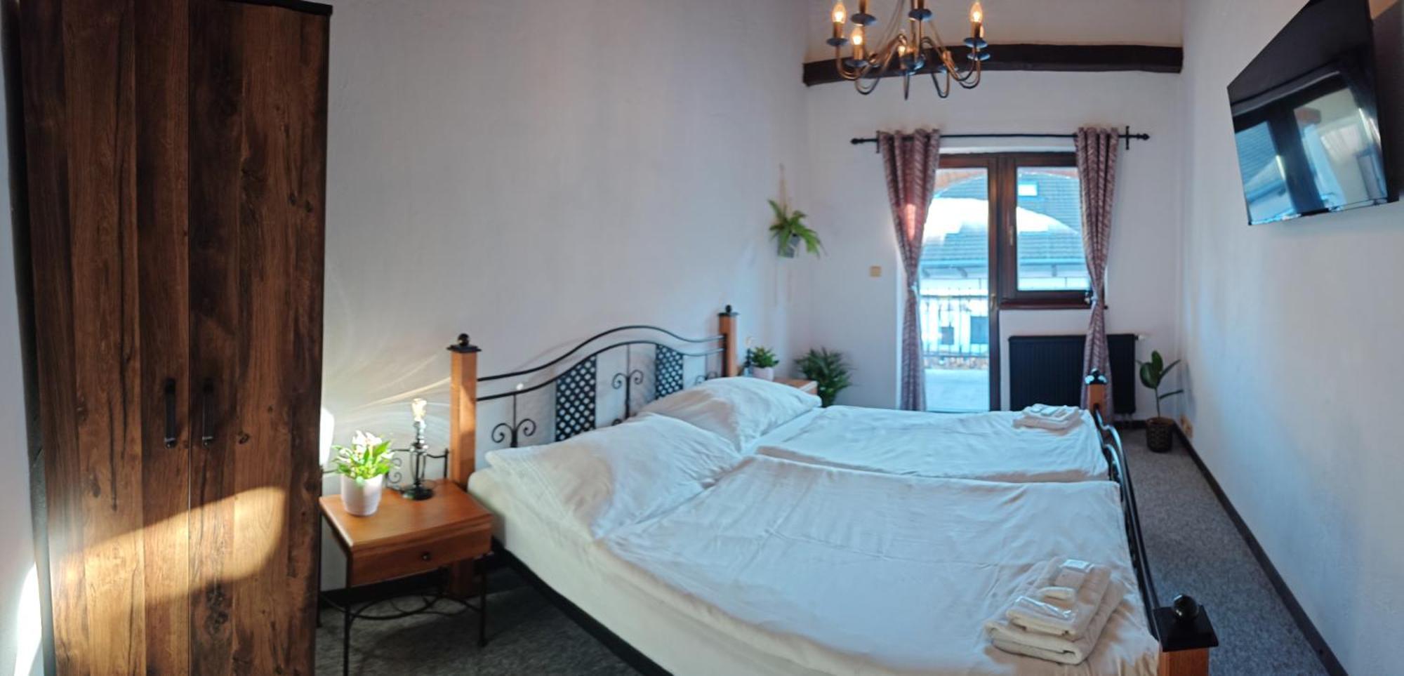 Hotel Plzensky Dvur Frýdek-Místek Exteriér fotografie